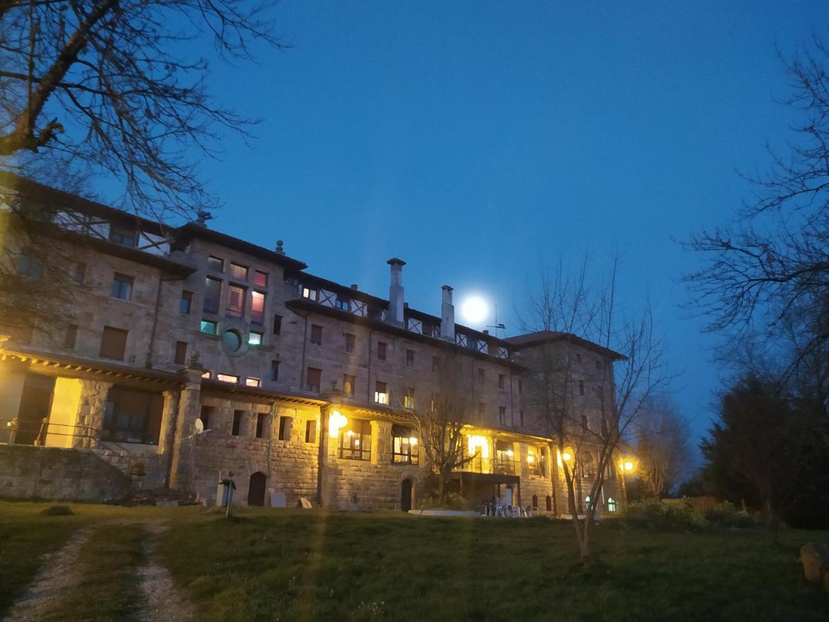 Balneario De Corconte Hotel Cabanas de Virtus Bagian luar foto